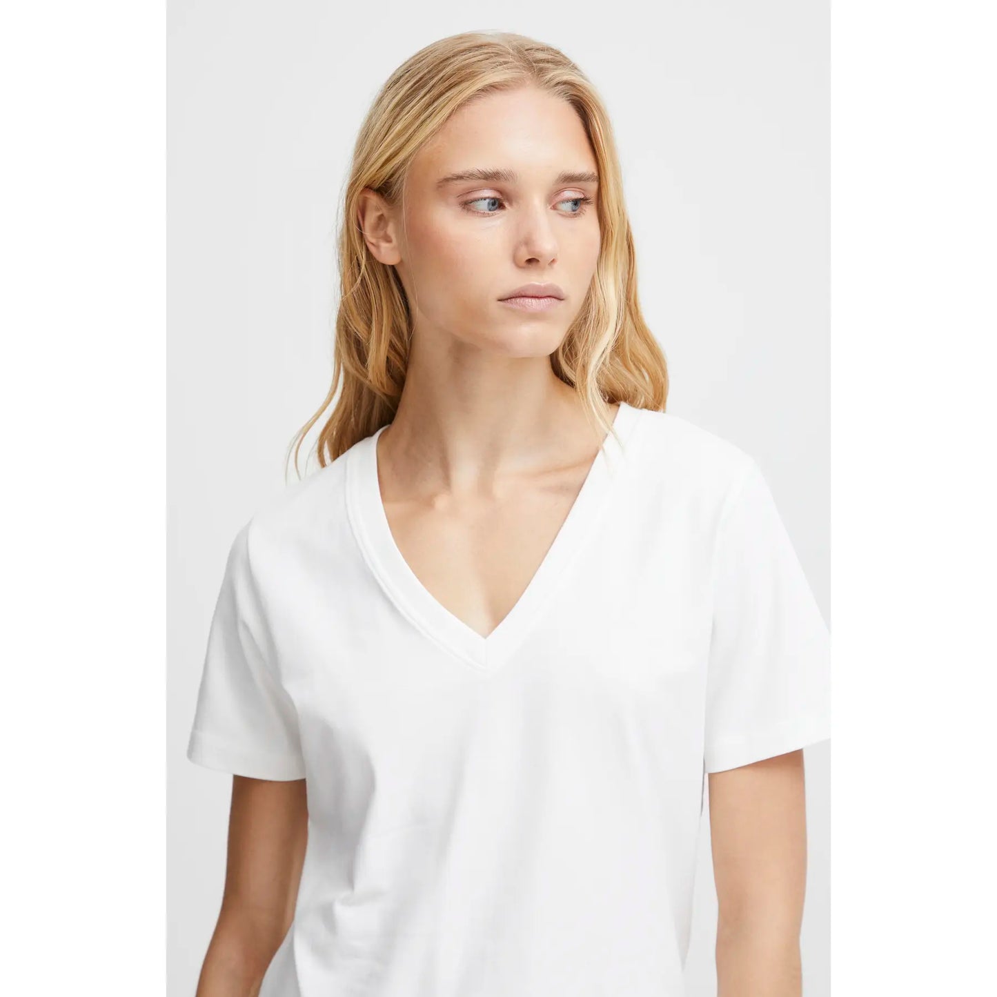 Palmer V-Neck- White
