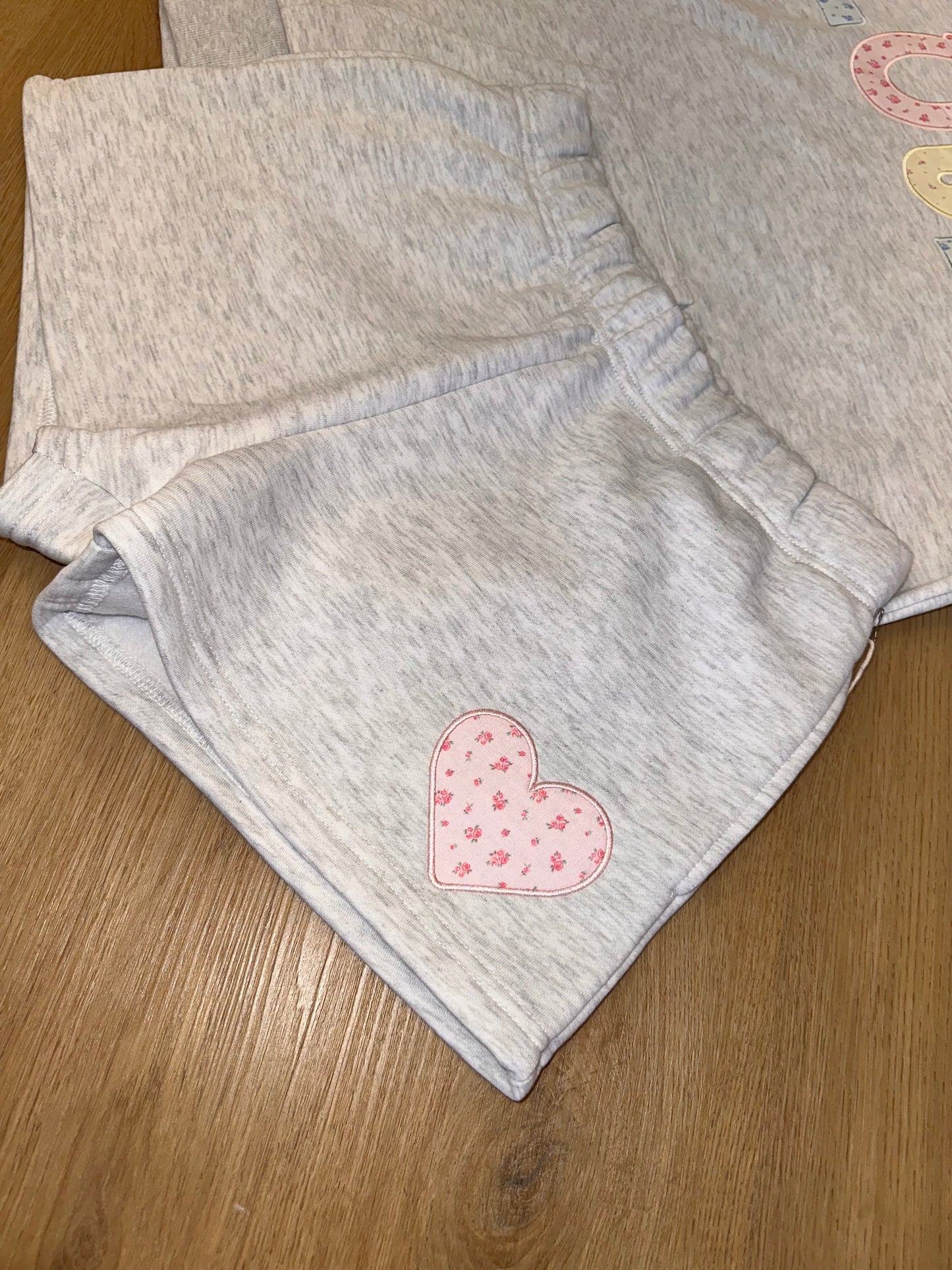 Lucky Appliqué Short