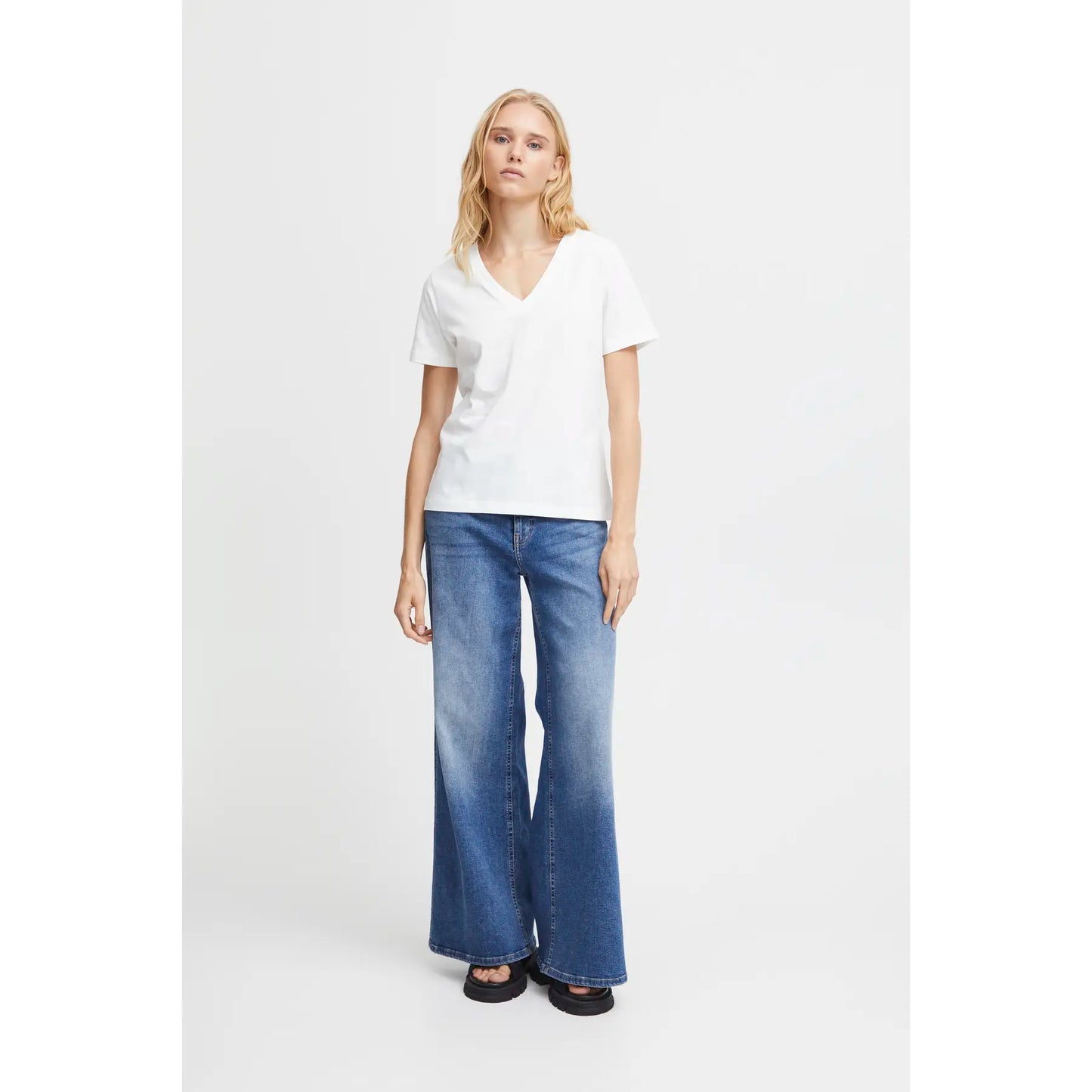 Palmer V-Neck- White