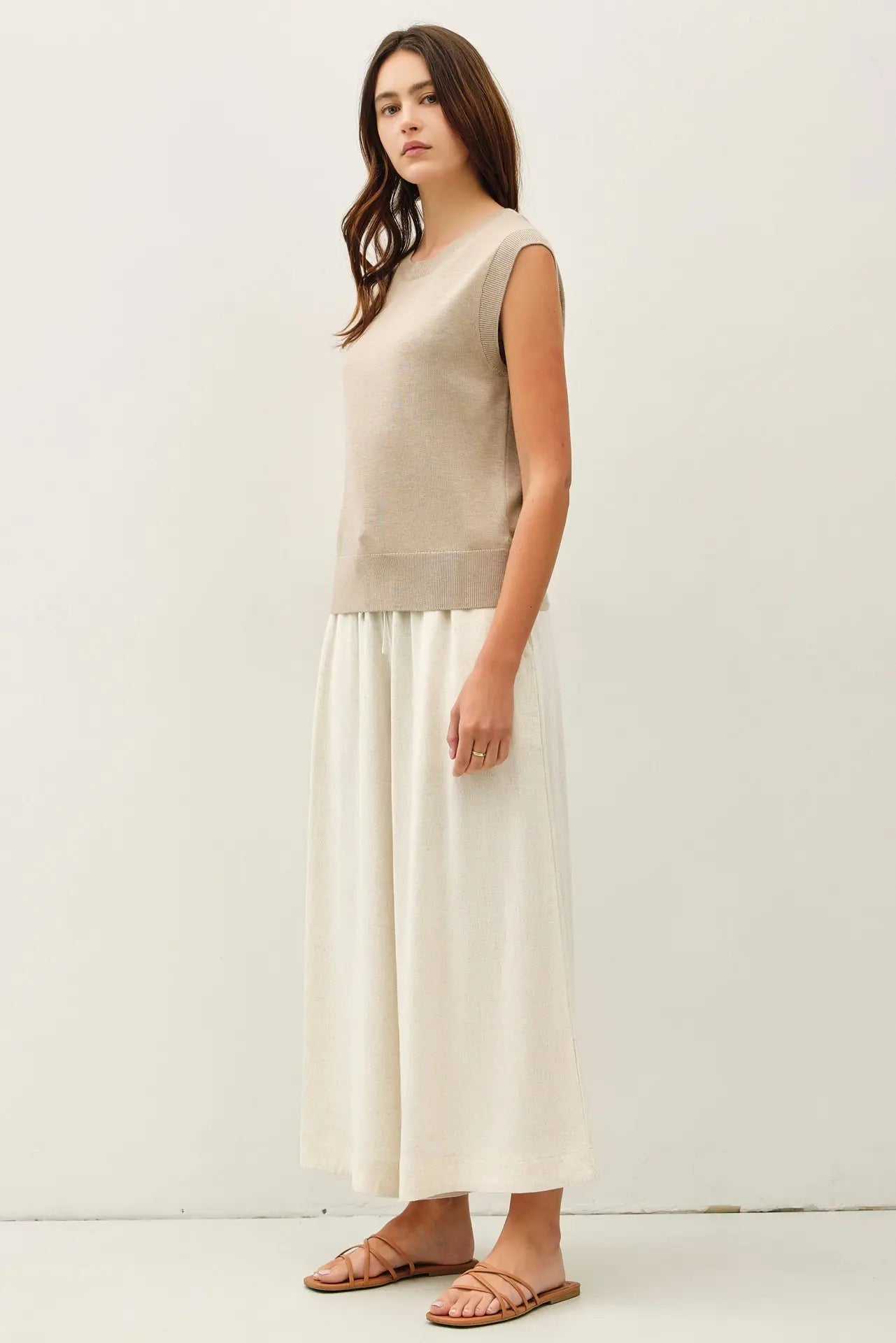 Mona Sleeveless Top- Mocha