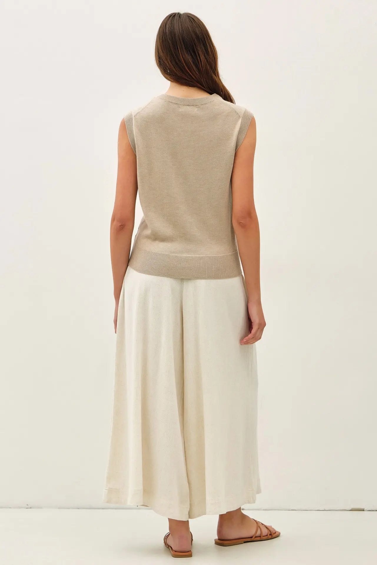 Mona Sleeveless Top- Mocha