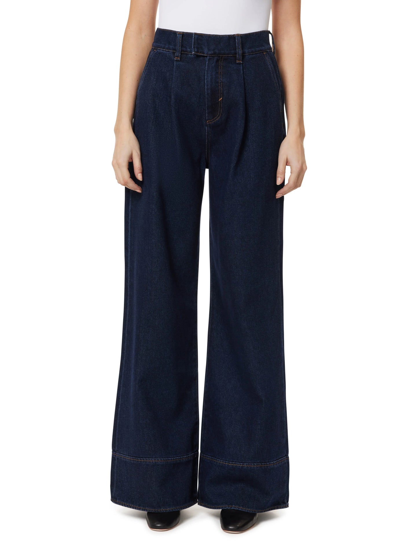 Relaxed Pleated Trouser