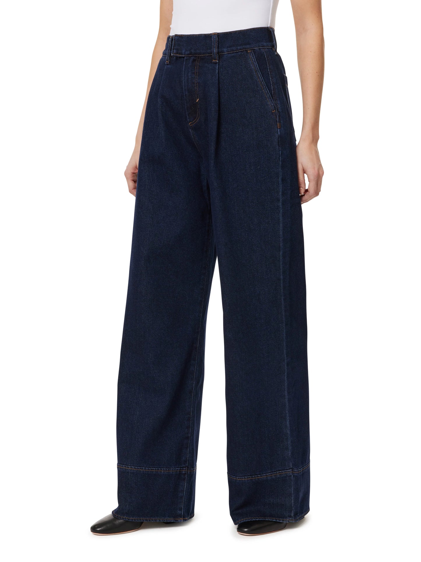 Relaxed Pleated Trouser